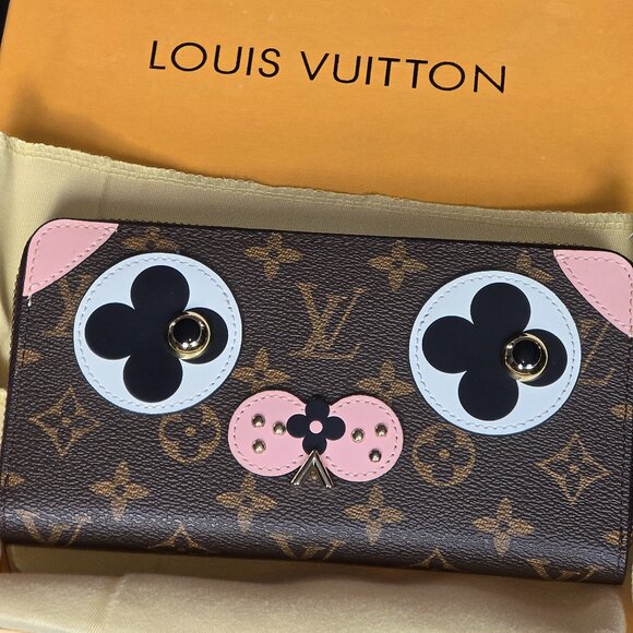 Louis Vuitton Handbags - Louis Vuitton Clutch Dog Wallet